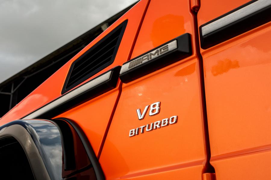 Детали экстерьера Mercedes-AMG G63 Colour Edition (W463) 2016 года  (UK) (фото 24 из 40)